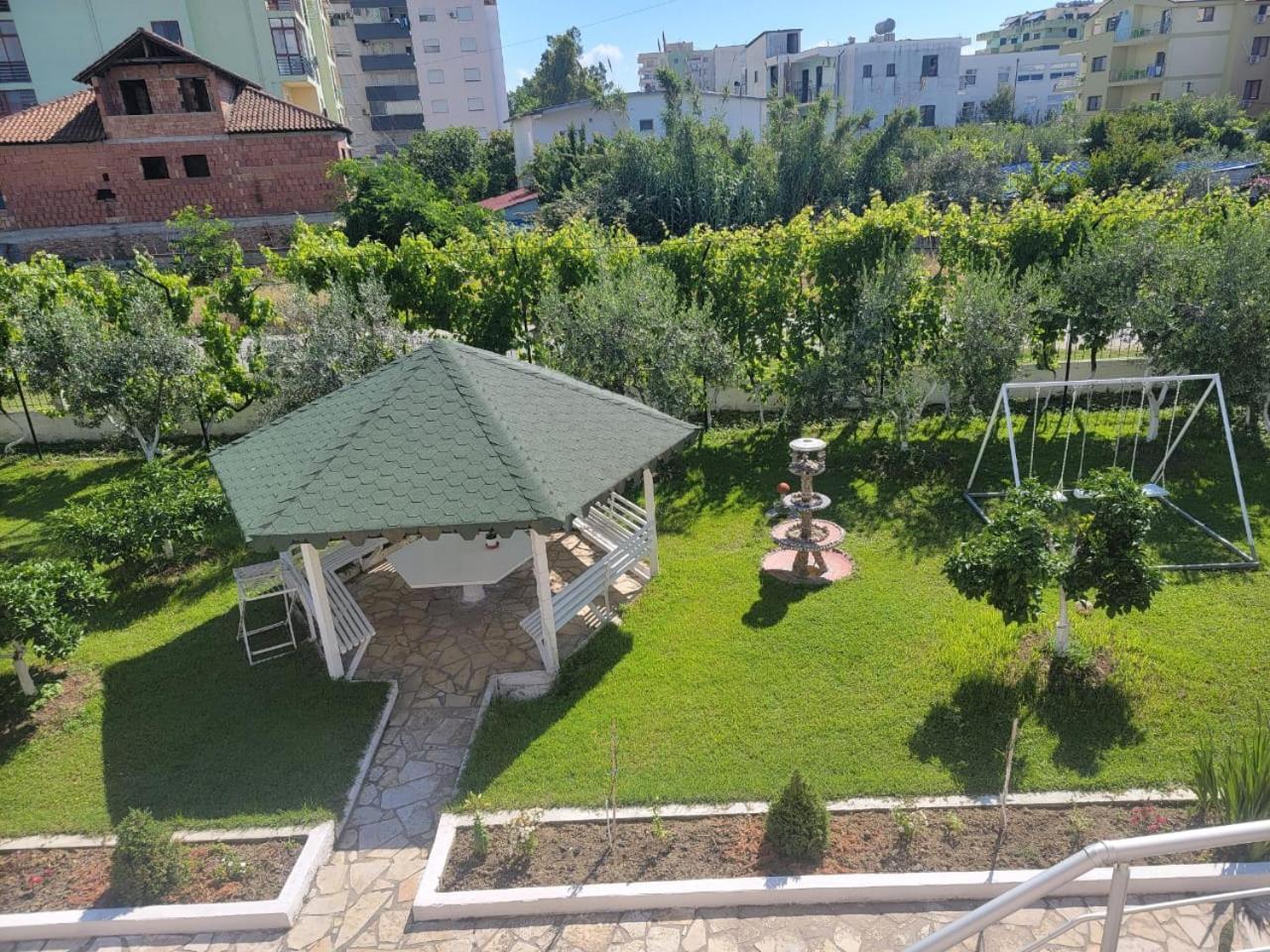 Vila Islami ドゥラス エクステリア 写真
