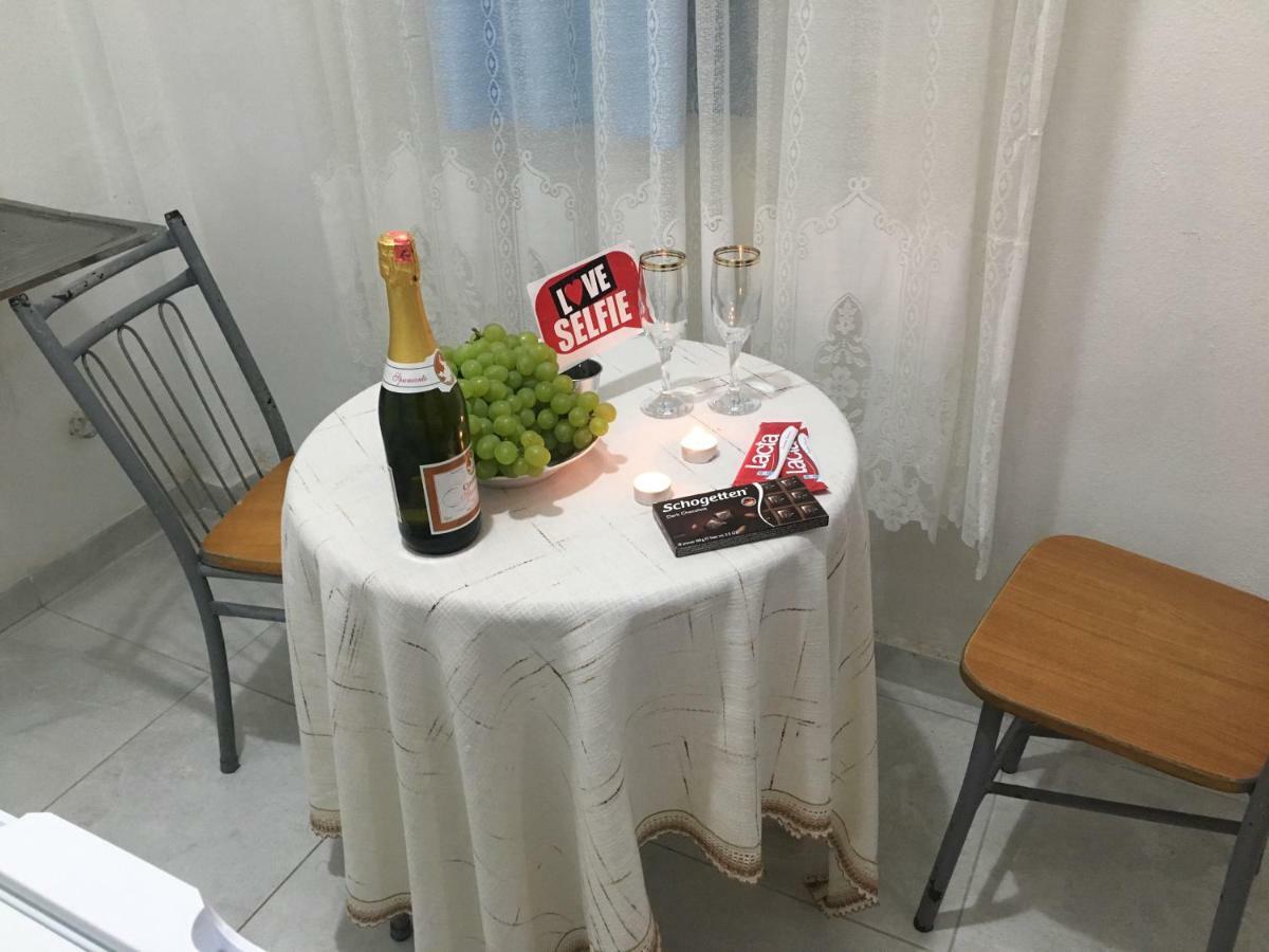 Vila Islami ドゥラス エクステリア 写真