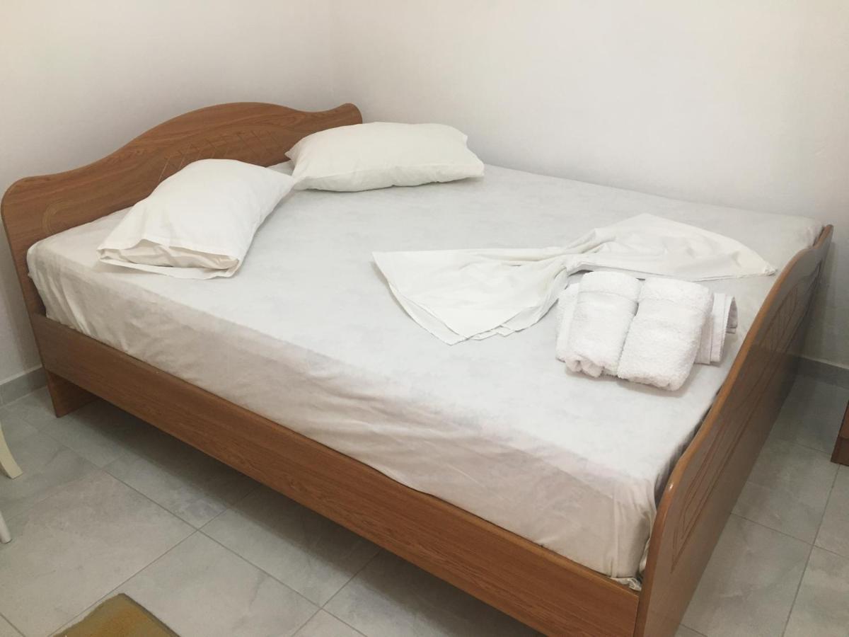 Vila Islami ドゥラス エクステリア 写真